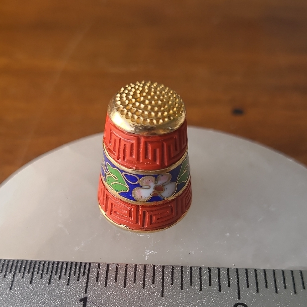 Vintahe Lilian Vernon Red and Gold Floral Thimble